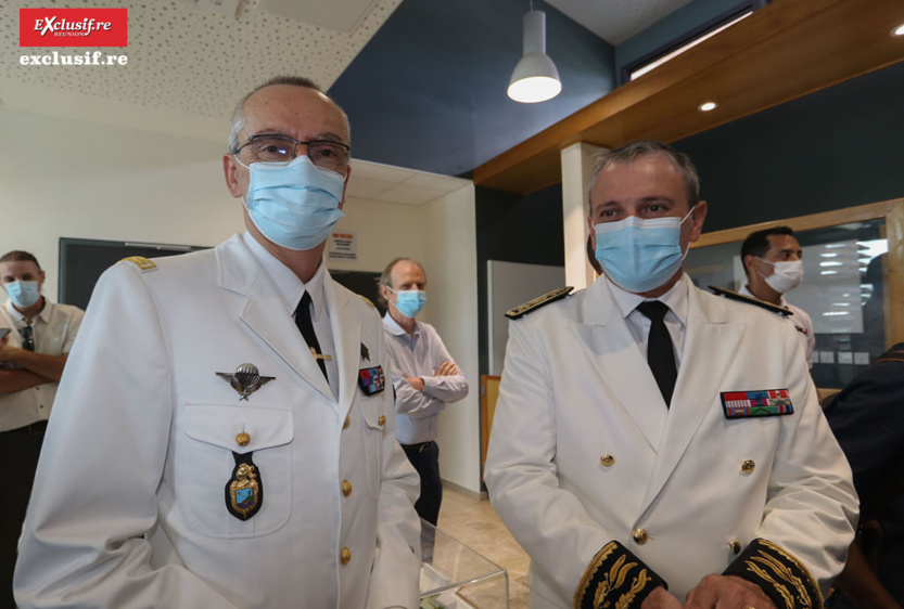 Le général Pierre Poty, commandant de la Gendarmerie de La Réunion, et Jacques Billant, Préfet de La Réunion Le général Pierre Poty, commandant de la Gendarmerie de La Réunion, et Jacques Billant, Préfet de La Réunion