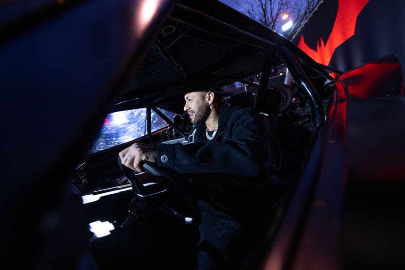 Il s'est mis au volant mais n'a pas pu la piloter... Il s'est mis au volant mais n'a pas pu la piloter...