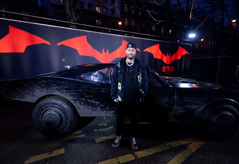 #The Batman: Robert Pattinson et Zoë Kravitz ont fait découvrir la Batmobile à Neymar