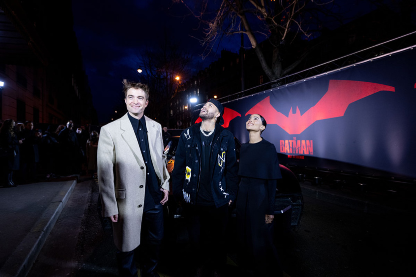 #The Batman: Robert Pattinson et Zoë Kravitz ont fait découvrir la Batmobile à Neymar #The Batman: Robert Pattinson et Zoë Kravitz ont fait découvrir la Batmobile à Neymar
