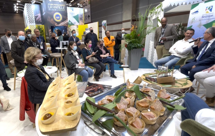 Après la présentation, les invités ont eu droit à une dégustation (photo Com CD) Après la présentation, les invités ont eu droit à une dégustation (photo Com CD)