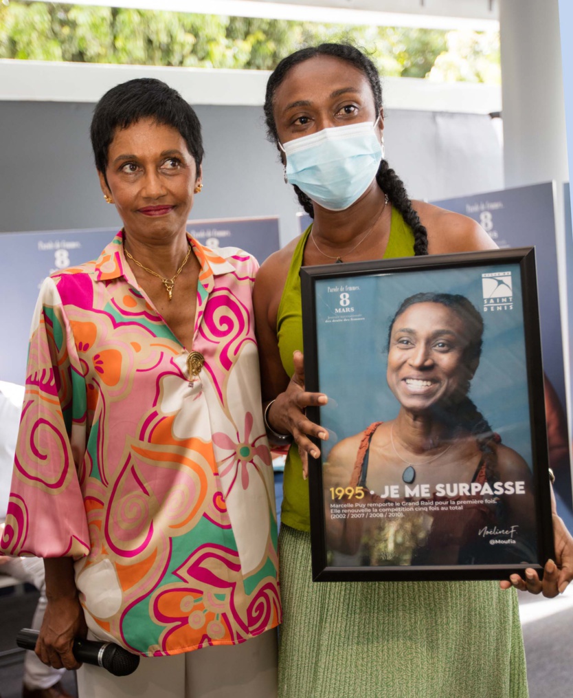 Une vingtaine de femmes ont posé pour cette campagne avec des messages différents... Une vingtaine de femmes ont posé pour cette campagne avec des messages différents...