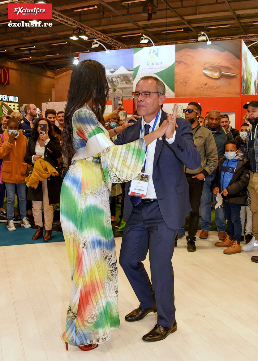 Dana et Serge Hoarau ont enflammé la piste de danse du Village Réunion! Dana et Serge Hoarau ont enflammé la piste de danse du Village Réunion!