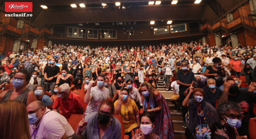 Un théâtre plein comme un oeuf!
