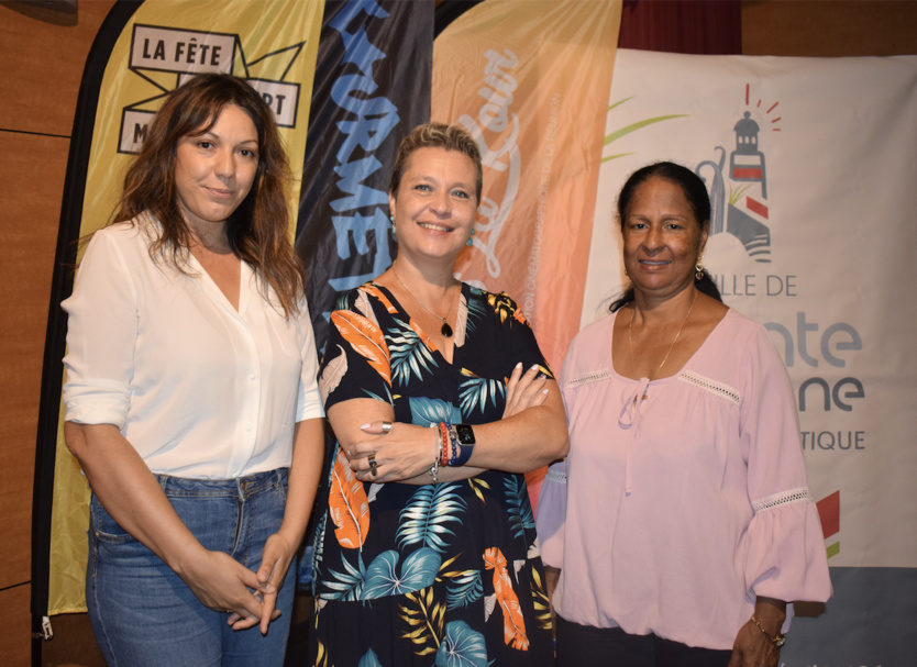 Elsa Dahmani, de Cinékour, Nadine Gironcel-Damour, conseillère régionale, et Yolaine Tounia, élue à la culture à Sainte-Suzanne Elsa Dahmani, de Cinékour, Nadine Gironcel-Damour, conseillère régionale, et Yolaine Tounia, élue à la culture à Sainte-Suzanne