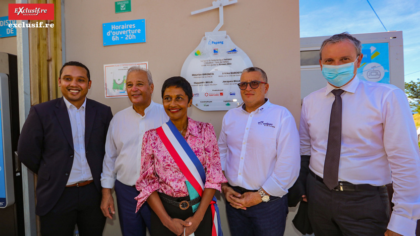 Patrice Boulevart, vice-président de la Région, Maurice Gironcel, président de la Cinor, Ericka Bareigts, maire de Saint-Denis, Gérard Françoise, président de la Sodiparc, et Jacques Billant, Préfet de La Réunion, devant la plaque commémorative Patrice Boulevart, vice-président de la Région, Maurice Gironcel, président de la Cinor, Ericka Bareigts, maire de Saint-Denis, Gérard Françoise, président de la Sodiparc, et Jacques Billant, Préfet de La Réunion, devant la plaque commémorative
