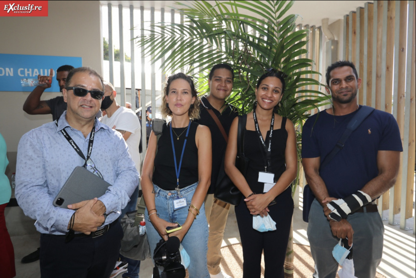 L'équipe communication de la Mairie de Saint-Denis: Eric Fontaine, directeur, Tatiana Hoarau, Damien Jean Baptiste, Honorine Angama et Karim Safla L'équipe communication de la Mairie de Saint-Denis: Eric Fontaine, directeur, Tatiana Hoarau, Damien Jean Baptiste, Honorine Angama et Karim Safla