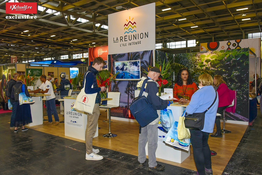 Au stand de l'île de La Réunion Au stand de l'île de La Réunion