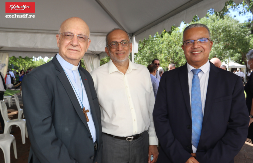 Monseigneur Gilbert Aubry, évêque de La Réunion, Iqbal Ingar, président de la Mosquée de Saint-Denis, et Cyrille Melchior, président du Département Monseigneur Gilbert Aubry, évêque de La Réunion, Iqbal Ingar, président de la Mosquée de Saint-Denis, et Cyrille Melchior, président du Département