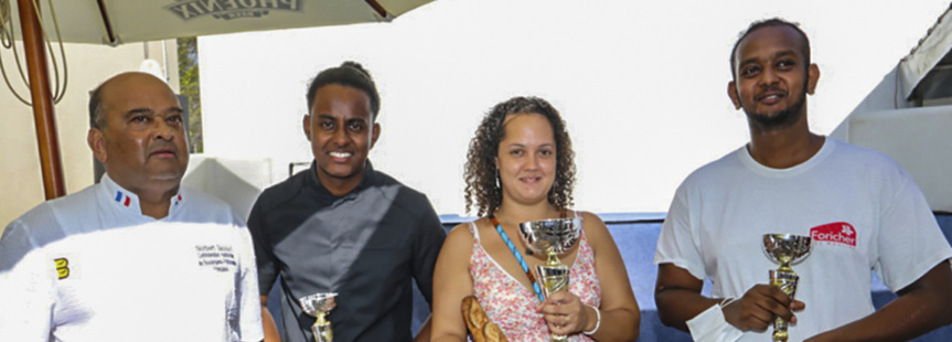 Kathleen Mallet lauréate 2022 du concours de la Meilleure Baguette de l'île Kathleen Mallet lauréate 2022 du concours de la Meilleure Baguette de l'île