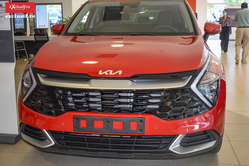 La face avant du Sportage a été entièrement revu La face avant du Sportage a été entièrement revu