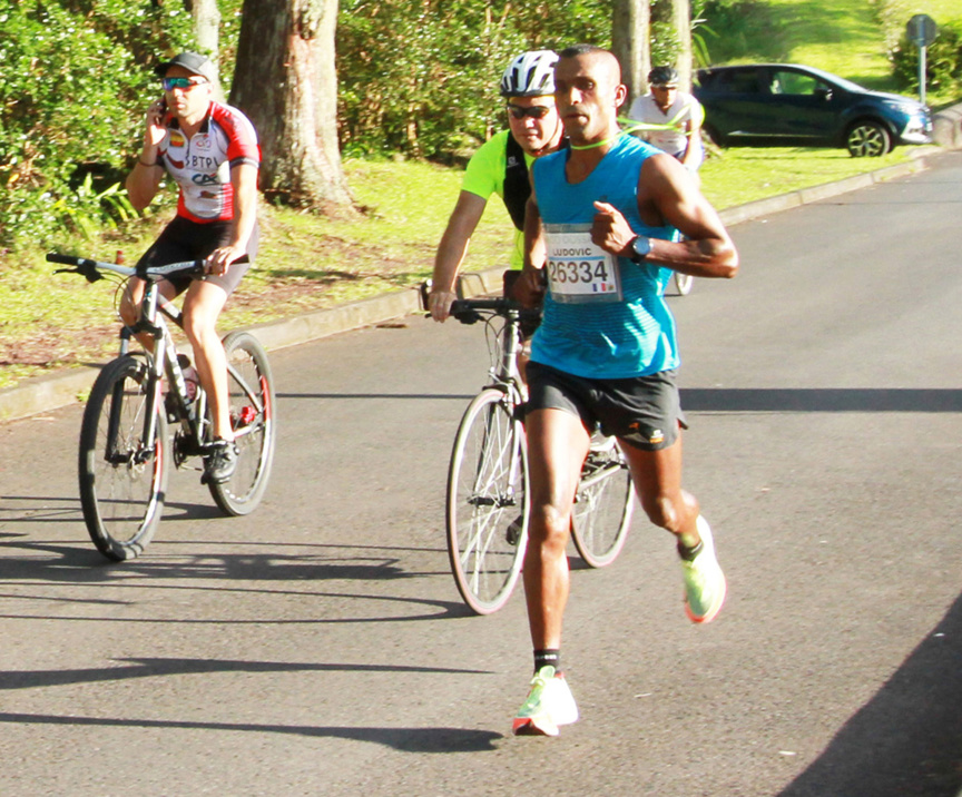 Ludovic Jasmin est en tête au premier tour. Il gardera cette place jusqu'à la fin Ludovic Jasmin est en tête au premier tour. Il gardera cette place jusqu'à la fin