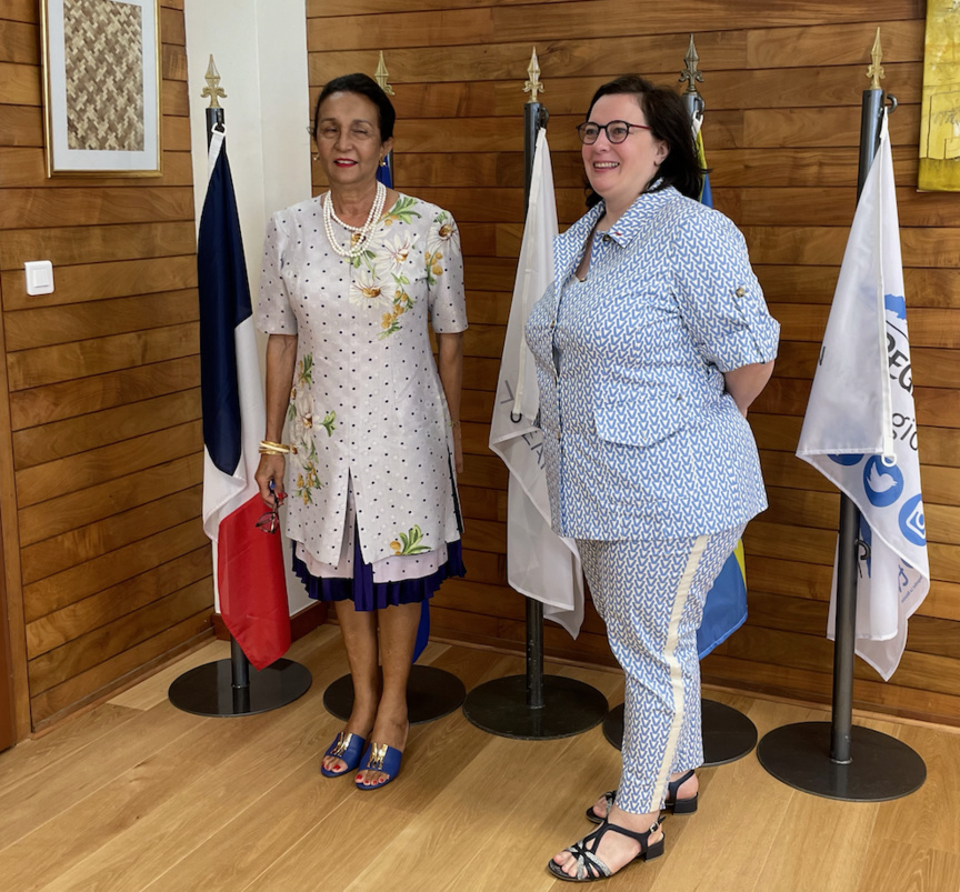 Emmanuelle Cosse a aussi rencontré la présidente Huguette Bello Emmanuelle Cosse a aussi rencontré la présidente Huguette Bello