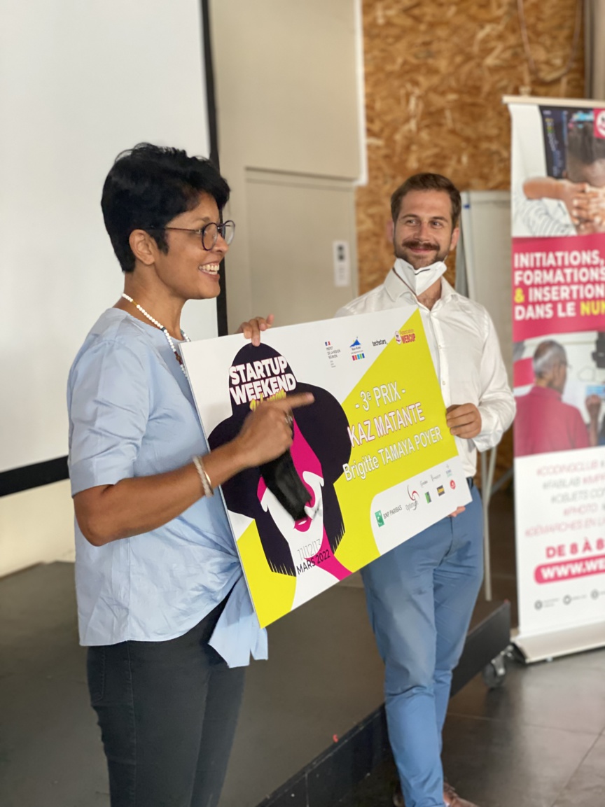 Brigitte Tamaya Poyer - 3ème prix, remis par Stanilas Cadieu du cabinet Optimum Brigitte Tamaya Poyer - 3ème prix, remis par Stanilas Cadieu du cabinet Optimum