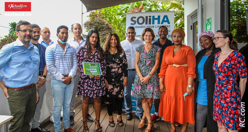 La 500e administrée sensibilisée au dispositif Zeste a été honorée par Soliha Réunion en présence des partenaires du dispositif (Sonergia, Total Énergies Marketing Réunion ) et des ambassadeurs Zeste de La Réunion et de Mayotte réunis en session  de formation et de perfectionnement.