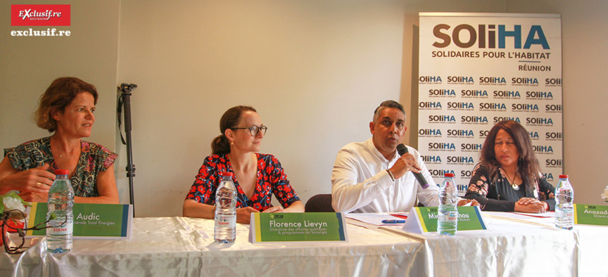 Présentation de la formation par Mickaël Sihou, entouré de ses invités venus de l'extérieur Présentation de la formation par Mickaël Sihou, entouré de ses invités venus de l'extérieur