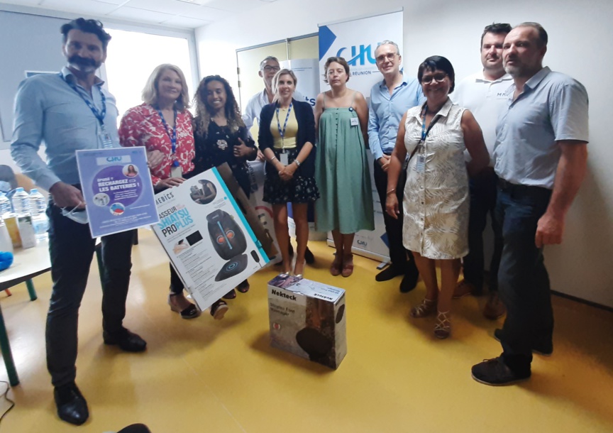 Les équipes présentes pour la remise officiel du siège massant au CHU Sud Les équipes présentes pour la remise officiel du siège massant au CHU Sud