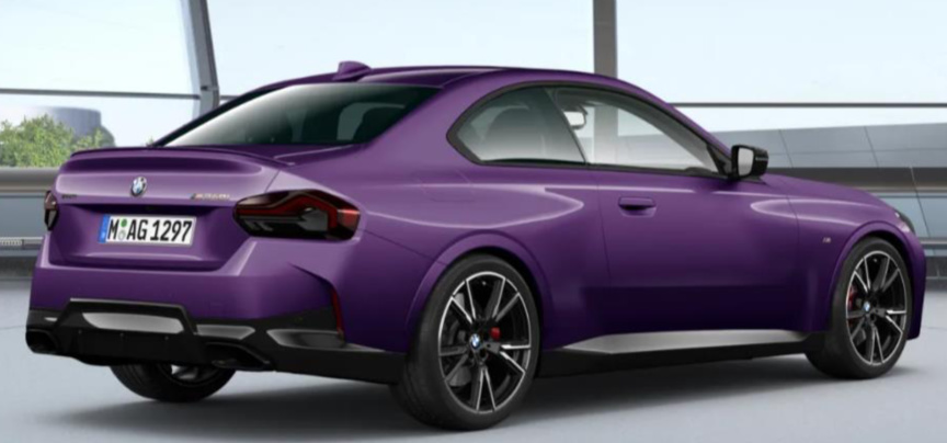 C'est un coupé 2 portes avec un centre de gravité bas C'est un coupé 2 portes avec un centre de gravité bas