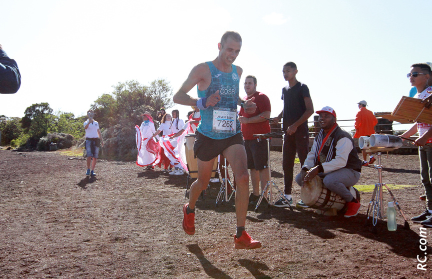 Jean-Eddy Lauret, médaillé d'argent sous les couleurs du COSPI Jean-Eddy Lauret, médaillé d'argent sous les couleurs du COSPI
