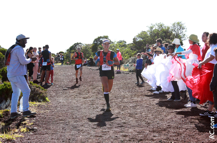 Emma Métro satisfaite de sa sortie au volcan Emma Métro satisfaite de sa sortie au volcan