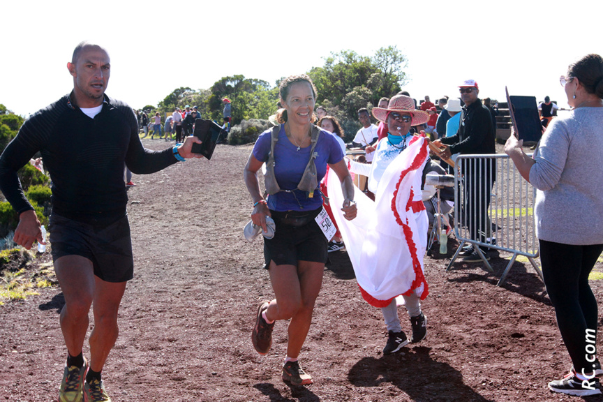 Géraldine Lachapelle bien accompagnée Géraldine Lachapelle bien accompagnée