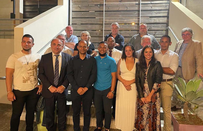 Les boulangers de La Réunion mis à l'honneur pour la Fête du Pain 2022 accompagnés de l'ensemble du bureau de la Confédération Nationale qui a fait le déplacement dans l'île pour célébrer cette belle journée, avec également le maire dde Saint-Paul Emmanuel Séraphin, et la députée Karine Lebon Les boulangers de La Réunion mis à l'honneur pour la Fête du Pain 2022 accompagnés de l'ensemble du bureau de la Confédération Nationale qui a fait le déplacement dans l'île pour célébrer cette belle journée, avec également le maire dde Saint-Paul Emmanuel Séraphin, et la députée Karine Lebon