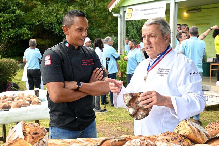 Laurent Encatassamy, meilleure baguette nationale de tradition française en 2018, et Dominique Anract Laurent Encatassamy, meilleure baguette nationale de tradition française en 2018, et Dominique Anract
