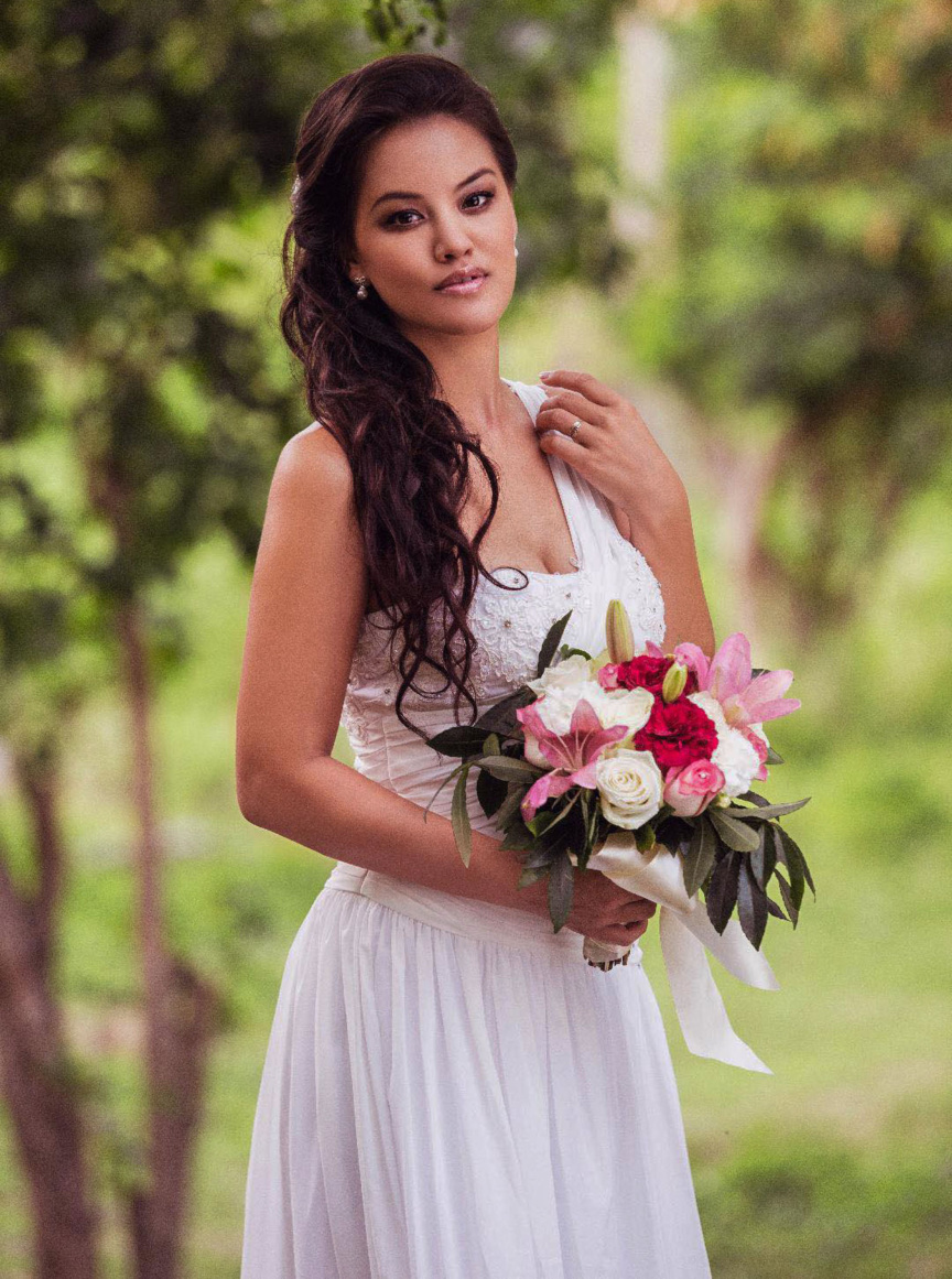 Une photo qui date en robe de mariée... prémonitoire pour la suite?