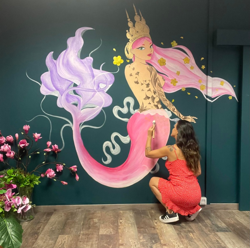 Dans son désormais ex-salon de tatouage de Saint-Pierre Dans son désormais ex-salon de tatouage de Saint-Pierre