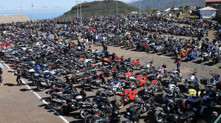 Estimation d'un membre de l'organisation: au minimum, 5 000 motards étaient présents. Un nouveau record de participation!
