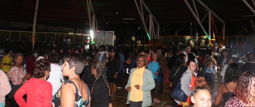 Une soirée dansante pour terminer cette journée dédiée aux mamans Une soirée dansante pour terminer cette journée dédiée aux mamans