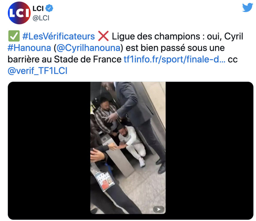 Le vigile l'a fait passer sous le tourniquet avec son fils
