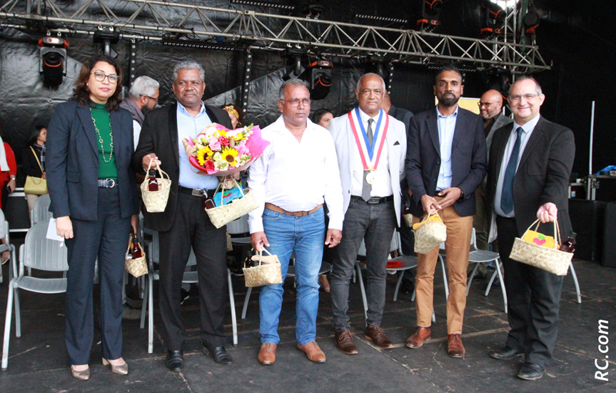 Les officiels présents pour l'inauguration : Sophie Arzal, conseillère départementale, Jean-Hugues Ratenon, député de la Réunion, Thierry Henriette, de la Chambre d'Agriculture, Johnny Payet, maire de la Plaine des Palmistes, Patrice Selly, maire de Saint-Benoît et Stéphane Fouassin, maire de Salazie