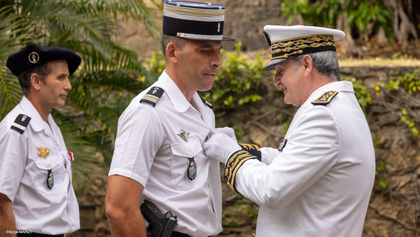 Les gendarmes médaillés pour la sécurité et pour actes de courage Les gendarmes médaillés pour la sécurité et pour actes de courage