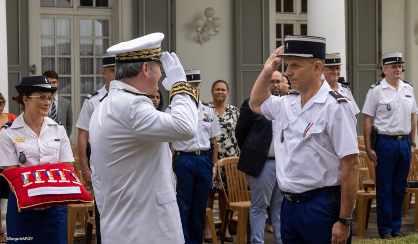 Les gendarmes médaillés pour la sécurité et pour actes de courage Les gendarmes médaillés pour la sécurité et pour actes de courage
