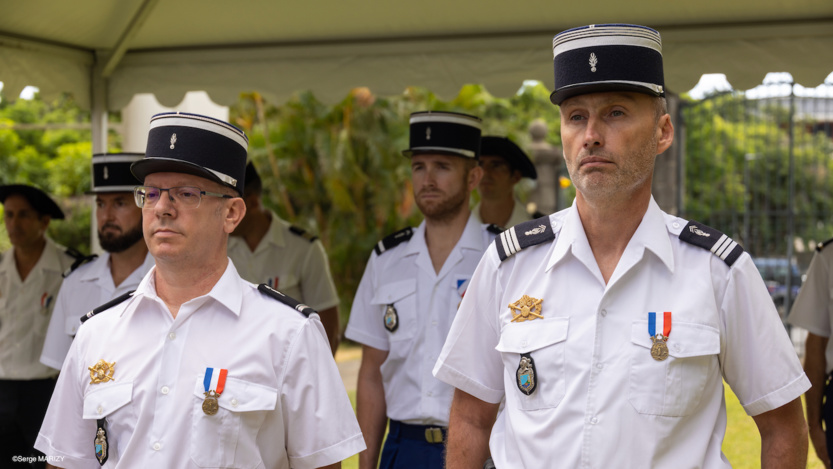 Les gendarmes médaillés pour la sécurité et pour actes de courage Les gendarmes médaillés pour la sécurité et pour actes de courage