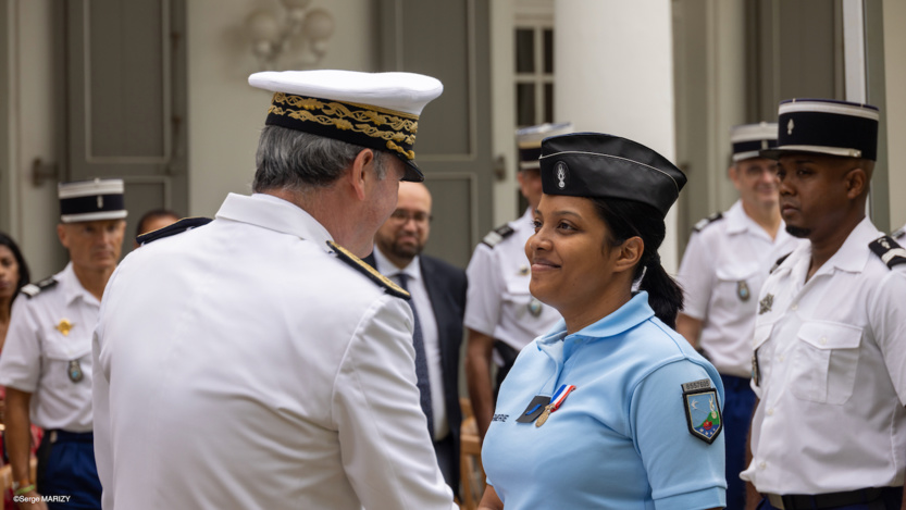 Les gendarmes médaillés pour la sécurité et pour actes de courage Les gendarmes médaillés pour la sécurité et pour actes de courage