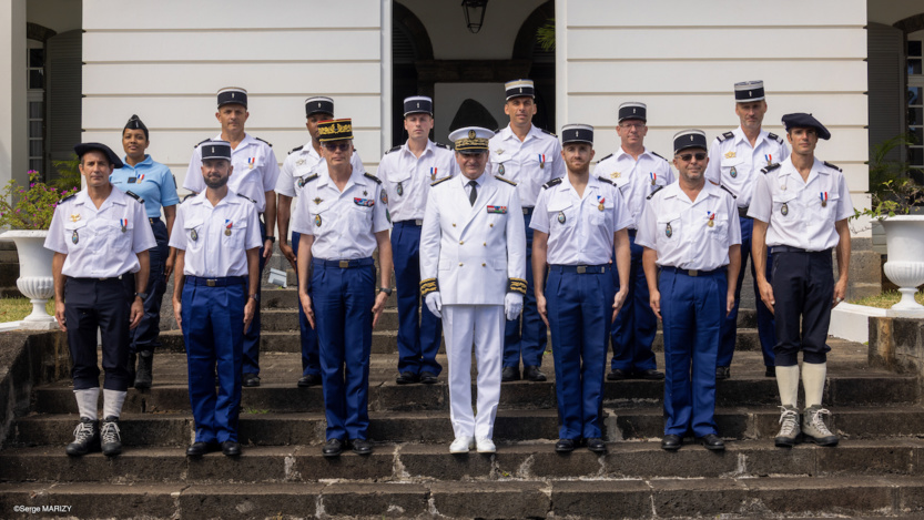 Les gendarmes médaillés pour la sécurité et pour actes de courage Les gendarmes médaillés pour la sécurité et pour actes de courage