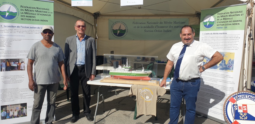 Des membres de la section Océan Indien de la FNMM ont animé un stand Des membres de la section Océan Indien de la FNMM ont animé un stand
