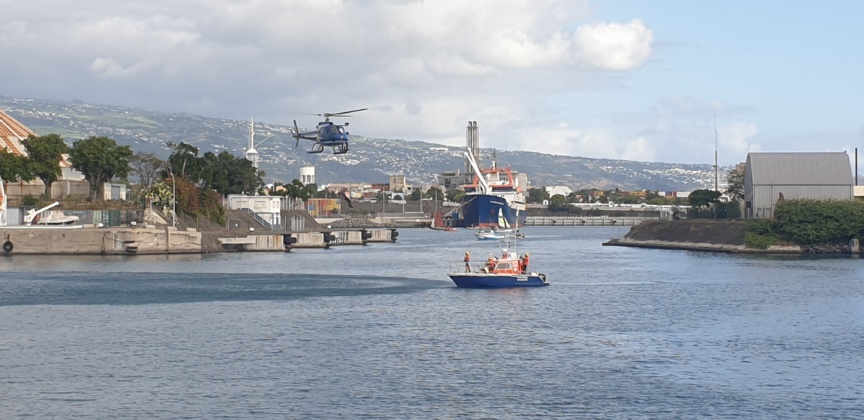 Démonstration de sauvetage en mer avec intervention de l'hélicoptère de la gendarmerie