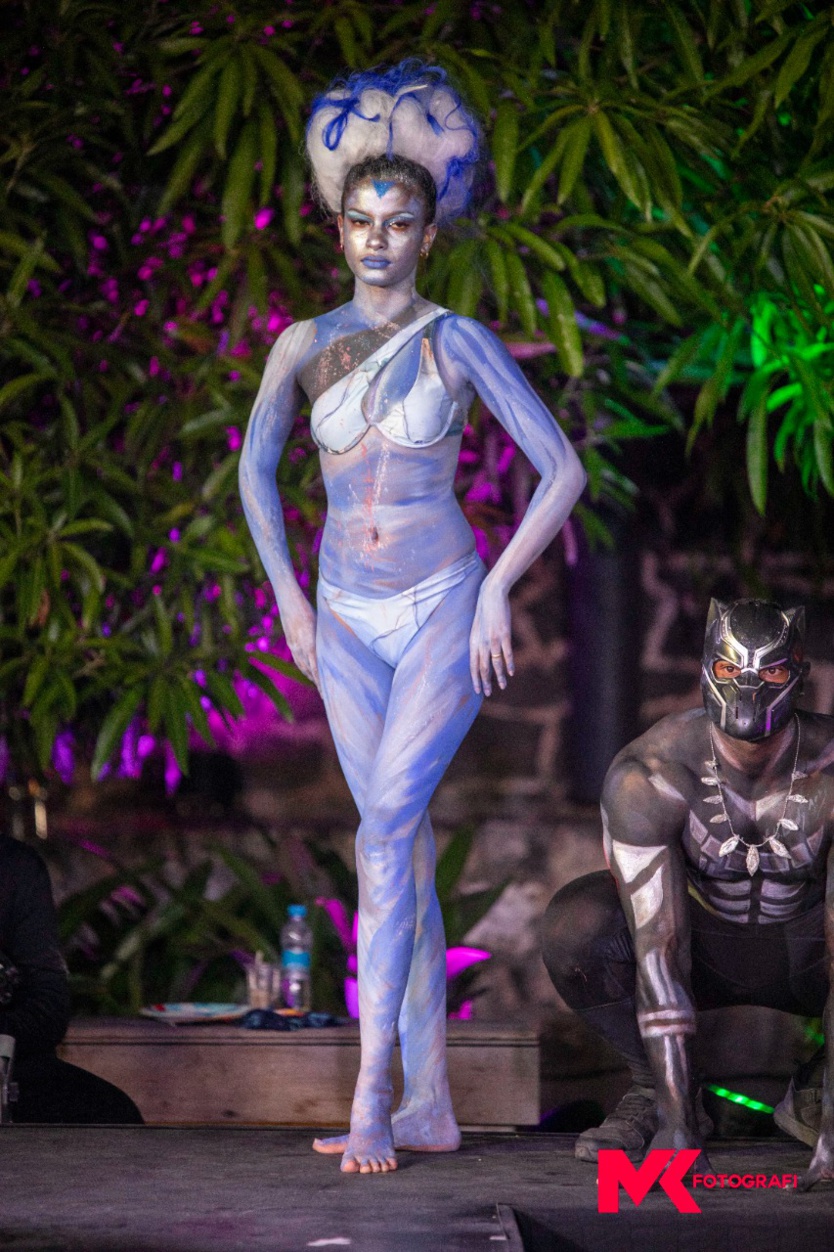 Du body painting artistique... Du body painting artistique...