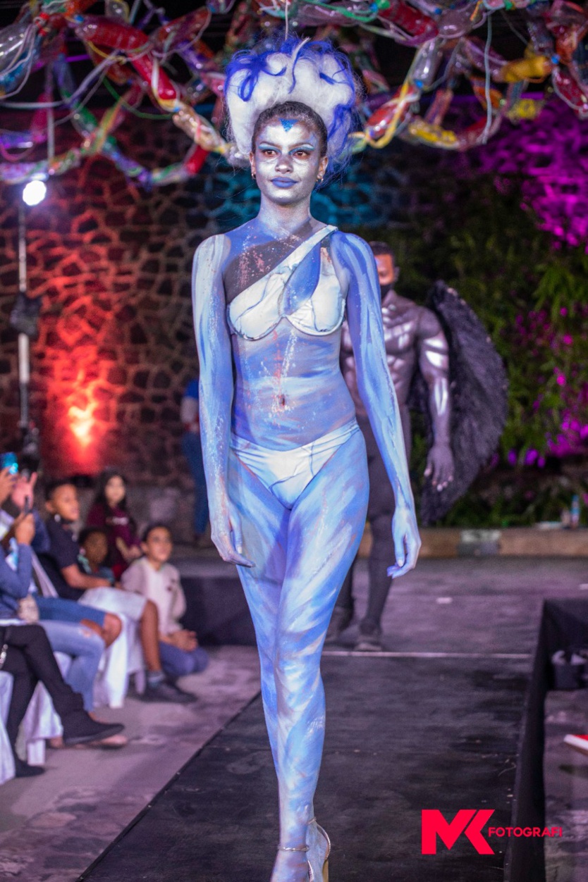 Painting: Seb body arts à Maurice pour le Festival International de l'Art Painting: Seb body arts à Maurice pour le Festival International de l'Art