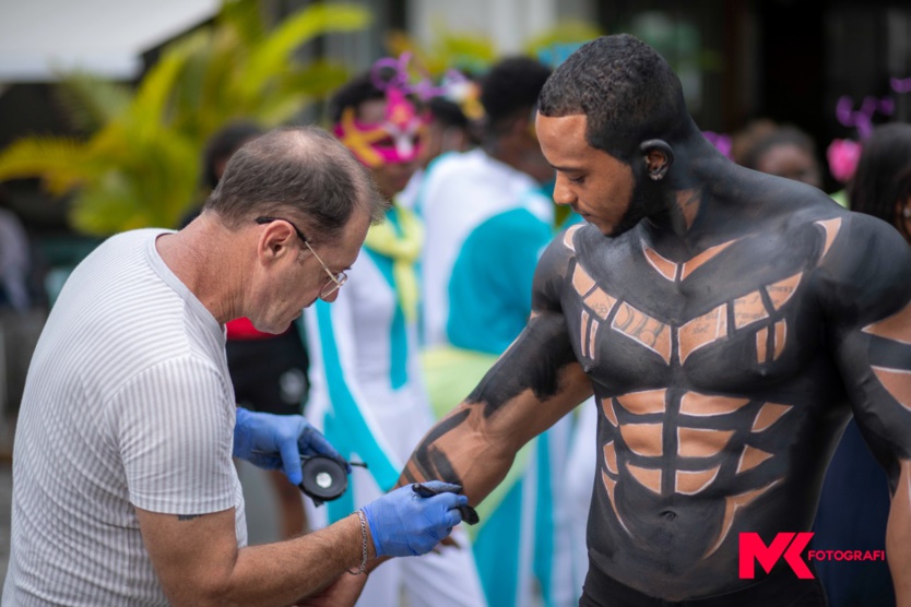 Painting: Seb body arts à Maurice pour le Festival International de l'Art Painting: Seb body arts à Maurice pour le Festival International de l'Art