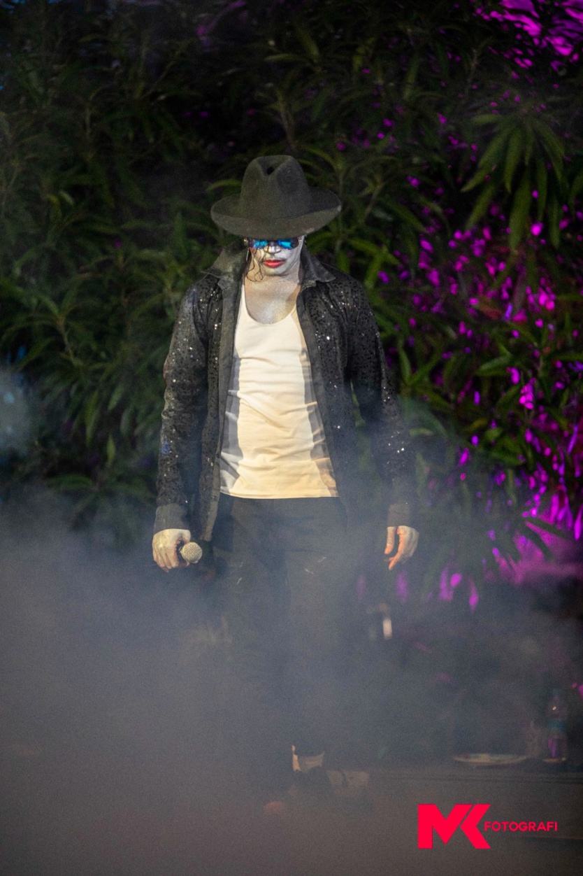 Painting: Seb body arts à Maurice pour le Festival International de l'Art Painting: Seb body arts à Maurice pour le Festival International de l'Art