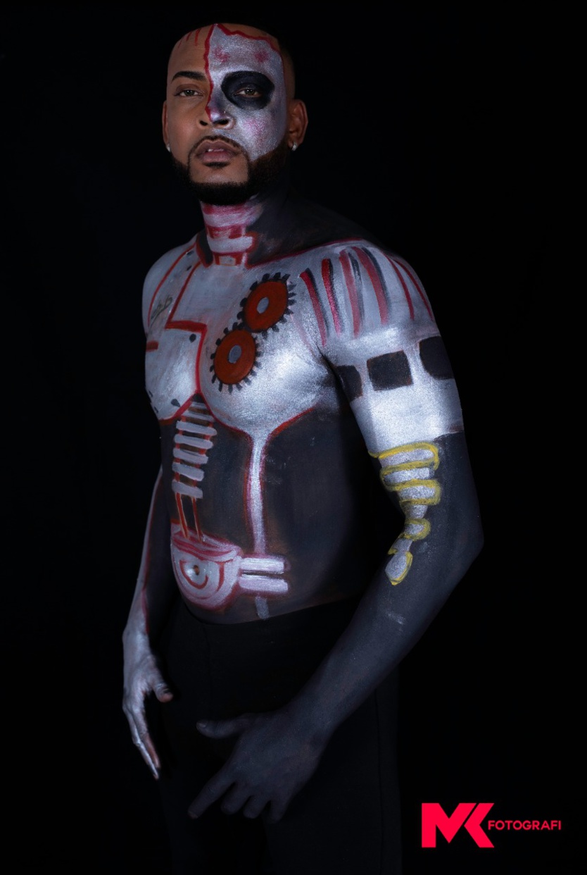 Painting: Seb body arts à Maurice pour le Festival International de l'Art Painting: Seb body arts à Maurice pour le Festival International de l'Art