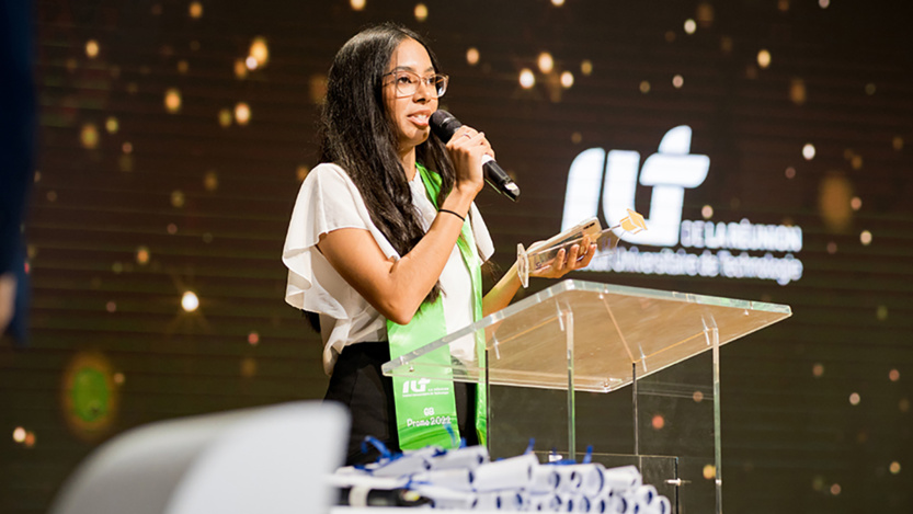 Clap de fin pour les DUT de l'IUT de La Réunion: 274 dîplômé.e.s! Clap de fin pour les DUT de l'IUT de La Réunion: 274 dîplômé.e.s!