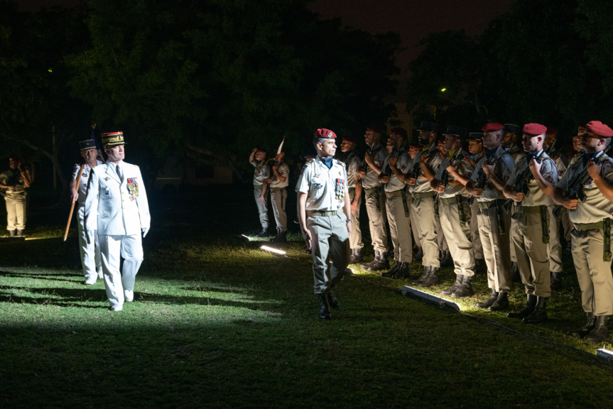 Passage en revue des troupes Passage en revue des troupes