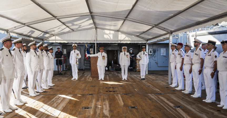 Marine Nationale: passations de commandement Floréal, Champlain, Nivôse et Astrolabe