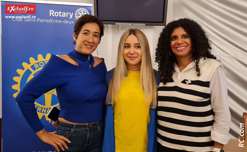 Anzhelica entourée de Karine Quinot (à droite), et de Nadine Thiong Li du Rotary-Club de Saint-Pierre/Entre-Deux