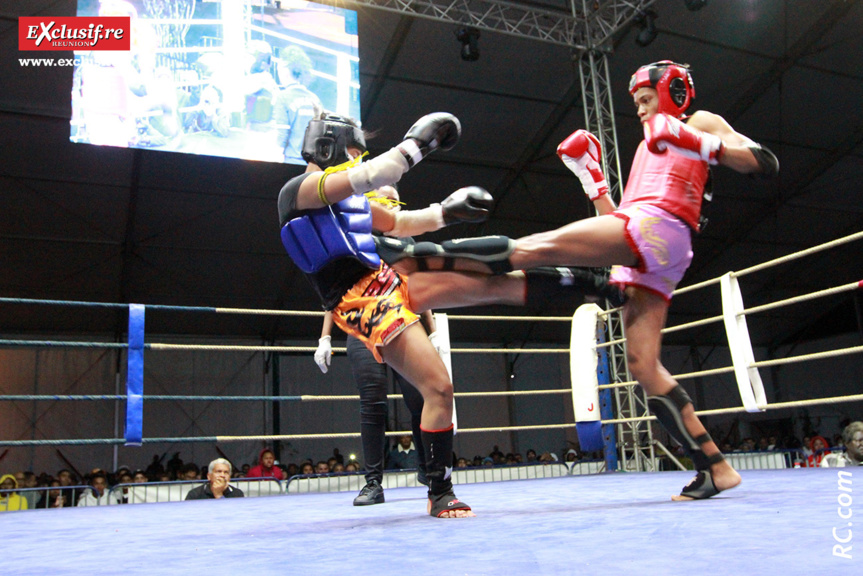 Chloë Avril en attaque sur Deborah Jucourt Chloë Avril en attaque sur Deborah Jucourt